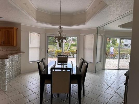 Chandelier, Dining room, Interior
