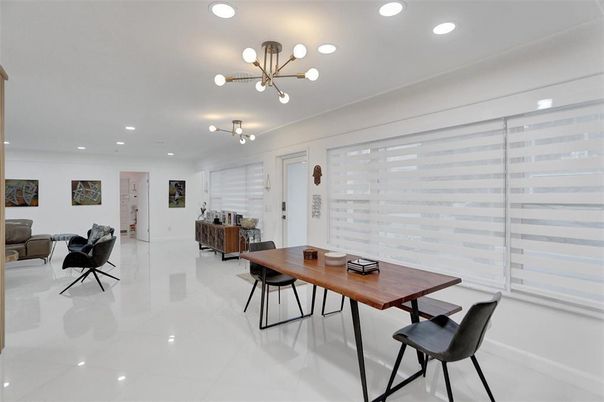 Dining room, Interior, Pendant Lights, Recessed Lighting