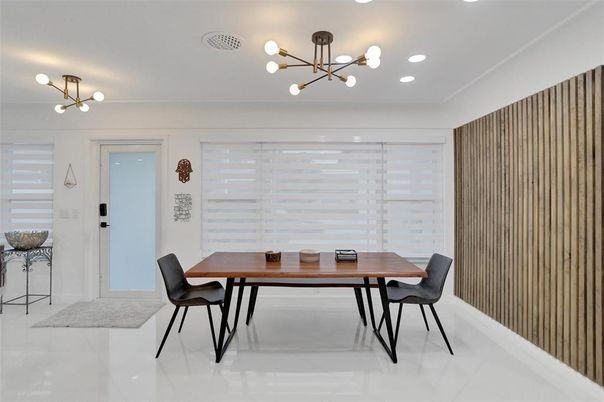 Dining room, Interior, Pendant Lights, Recessed Lighting