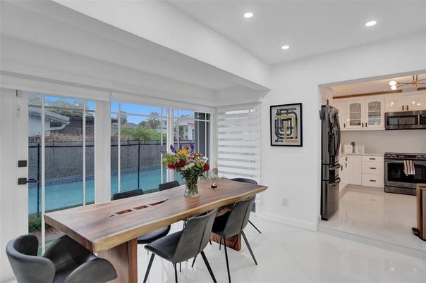 Dining room, Interior, Kitchen, Recessed Lighting, Stainless Steel Appliances
