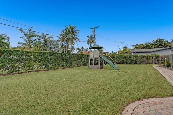 Backyard, Exterior, Playground