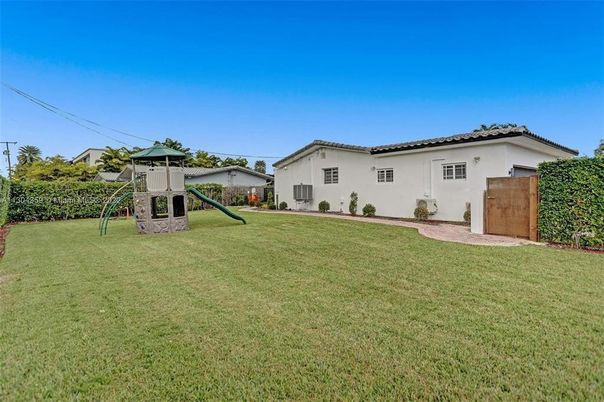 Backyard, Exterior, Playground