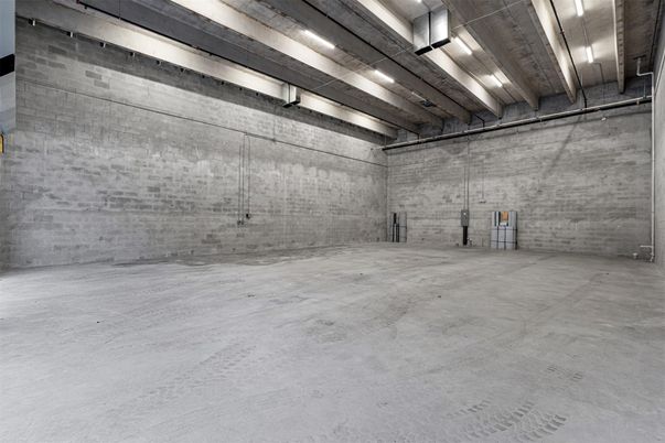 Garage, Interior, Stone Walls