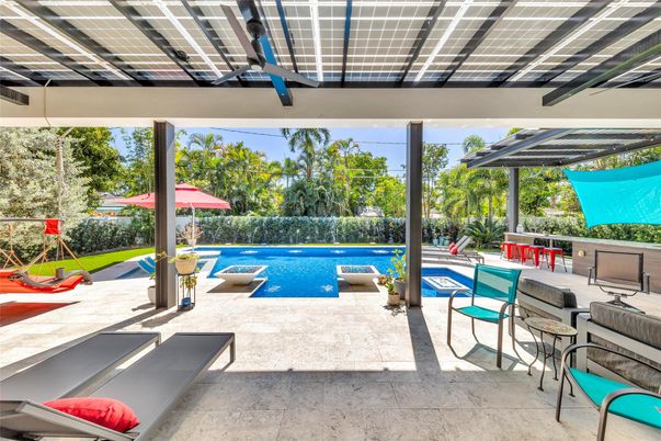 Exterior, Pool