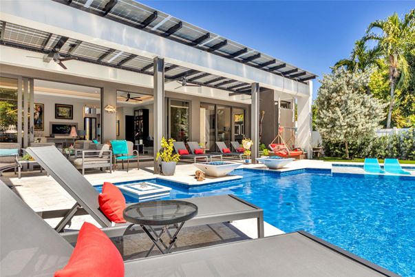Exterior, Pool