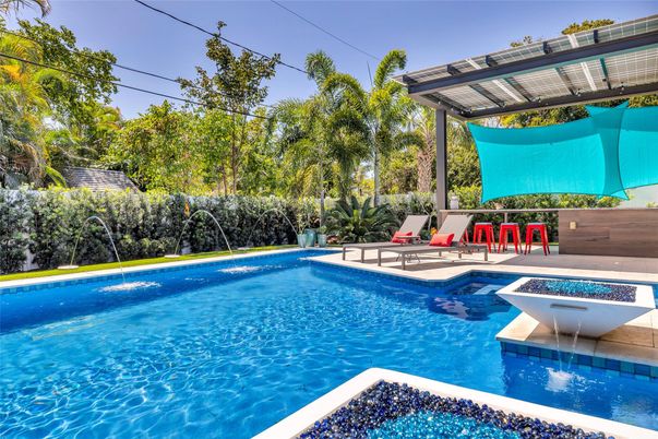 Exterior, Pool