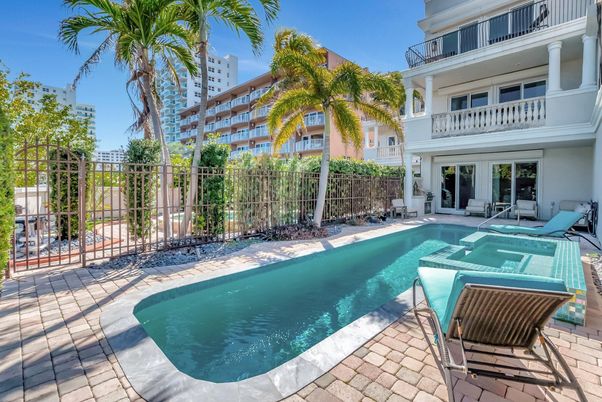 Exterior, Pool