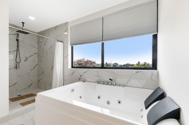 Bathroom, Interior, Marble, Marble Walls, Recessed Lighting