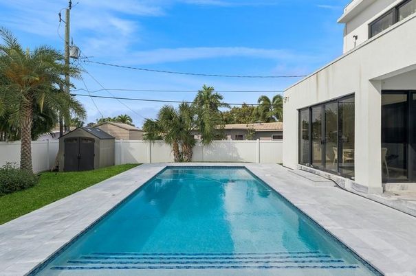 Exterior, Pool