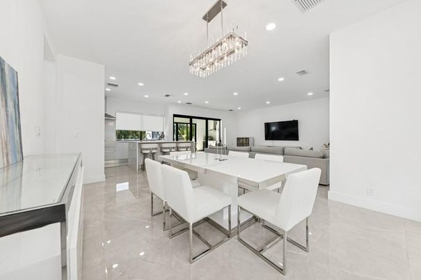 Chandelier, Dining room, Interior, Kitchen, Living room, Recessed Lighting