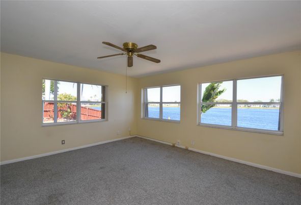 Empty room, Interior, Water