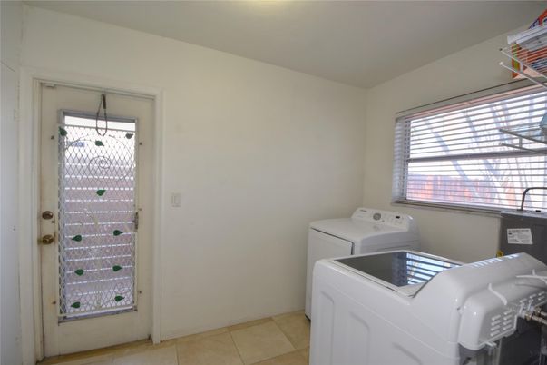 Interior, Washer