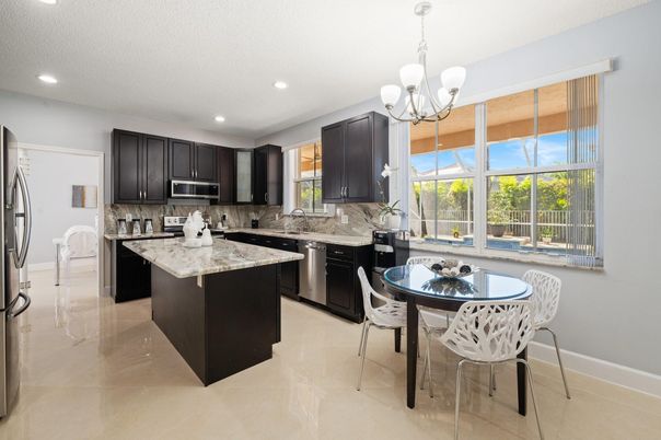 Chandelier, Dining room, Interior, Kitchen, Recessed Lighting, Stainless Steel Appliances