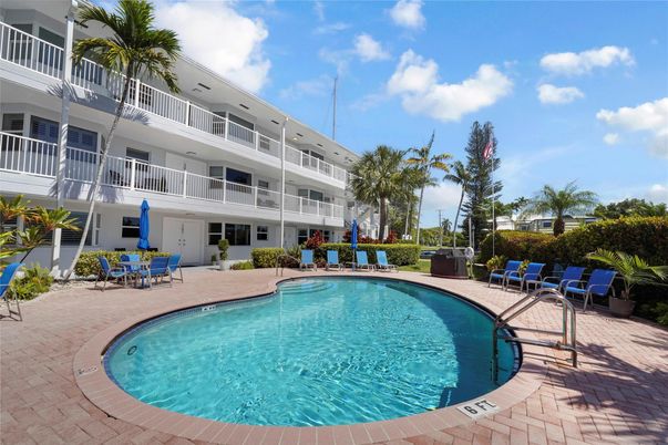 Exterior, Pool
