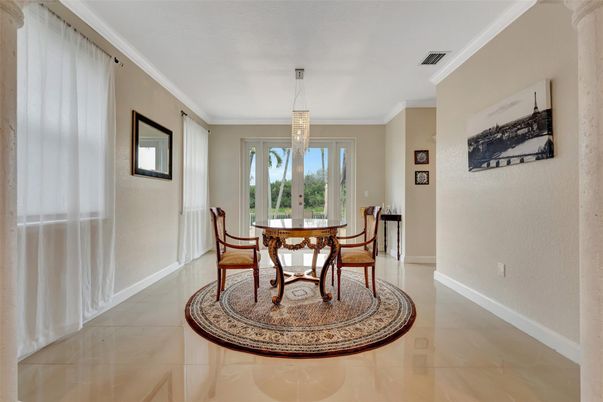 Chandelier, Dining room, Interior