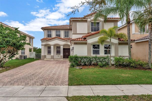 Backyard, Exterior, Facade, Mediterranean