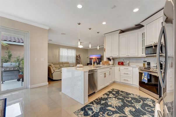 Dining room, Interior, Kitchen, Living room, Pendant Lights, Recessed Lighting, Stainless Steel Appliances