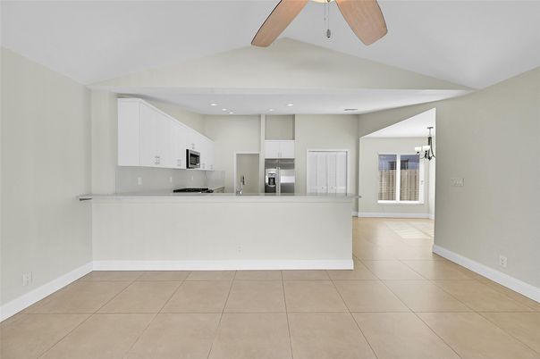Chandelier, Interior, Kitchen, Recessed Lighting, Stainless Steel Appliances