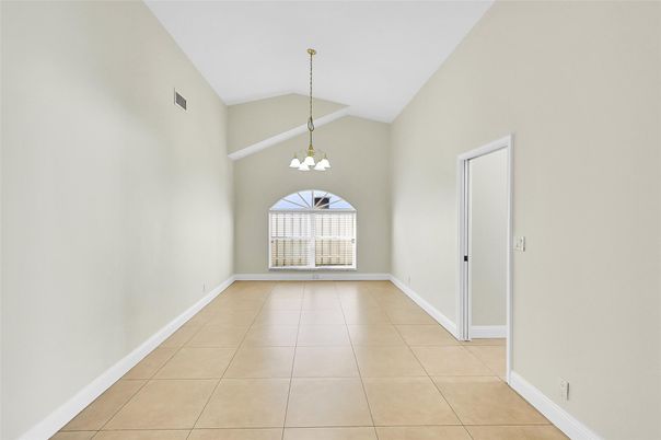 Empty room, Interior, Pendant Lights