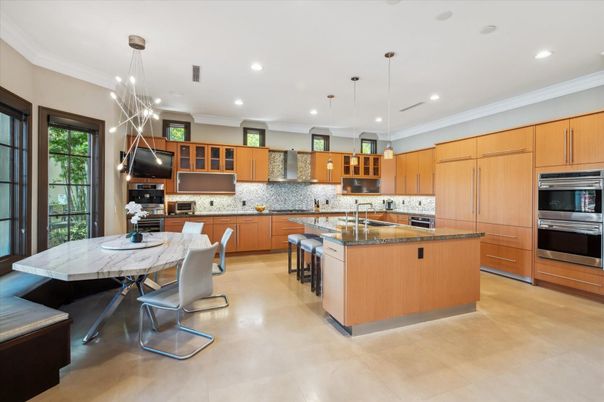 Dining room, Interior, Kitchen, Pendant Lights, Recessed Lighting, Stainless Steel Appliances