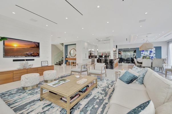Dining room, Interior, Living room, Pendant Lights, Recessed Lighting
