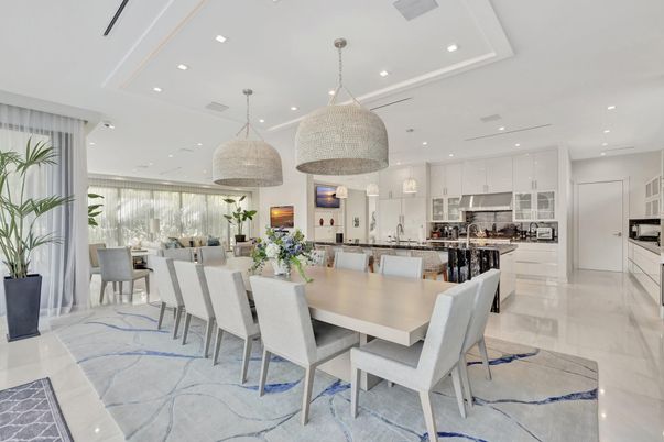 Dining room, Interior, Kitchen, Pendant Lights, Recessed Lighting, Stainless Steel Appliances