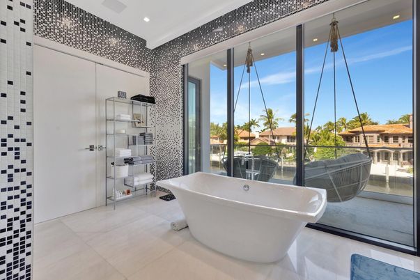 Bathroom, Free Standing Baths, Interior, Recessed Lighting