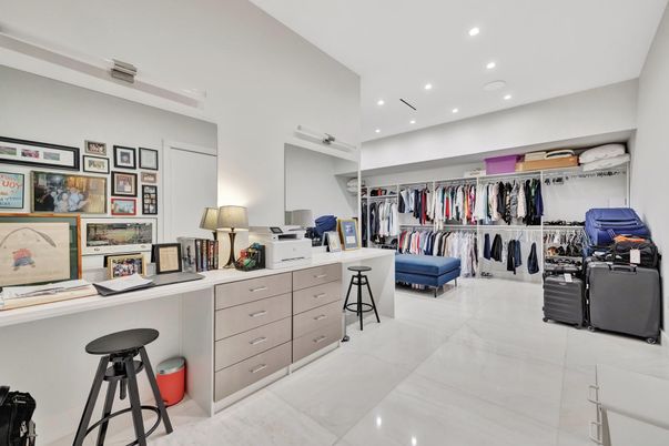 Home Office, Interior, Recessed Lighting, Walk-in Closets