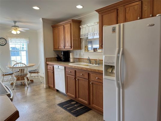 Dining room, Interior, Kitchen, Recessed Lighting