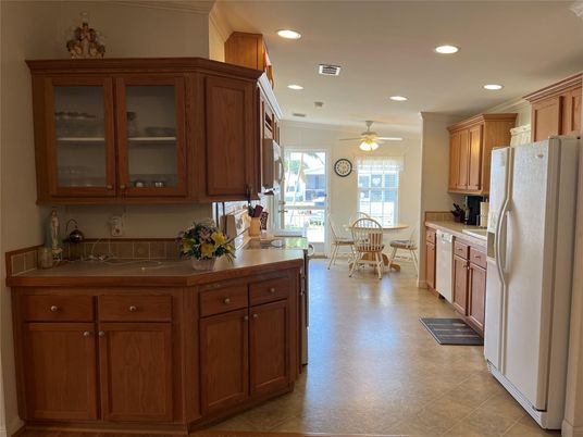 Dining room, Interior, Kitchen, Recessed Lighting
