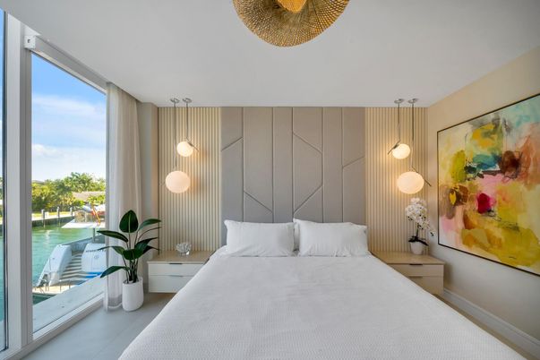 Bedroom, Interior, Pendant Lights