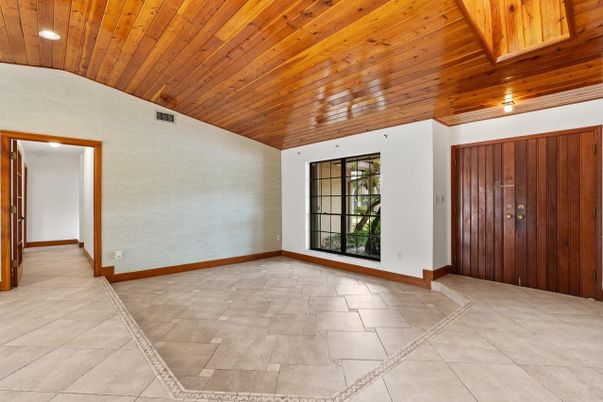 Empty room, Interior, Recessed Lighting, Wooden Ceilings
