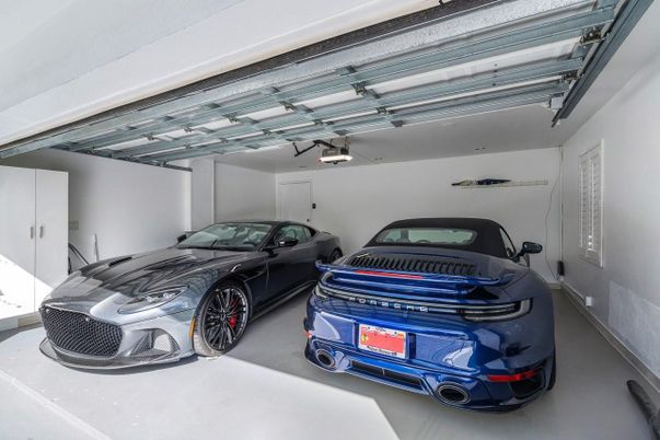 Garage, Interior