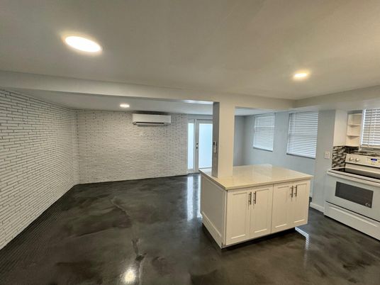 Empty room, Interior, Kitchen, Recessed Lighting