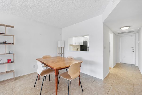 Dining room, Interior
