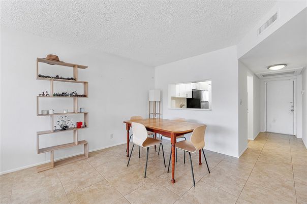 Dining room, Interior