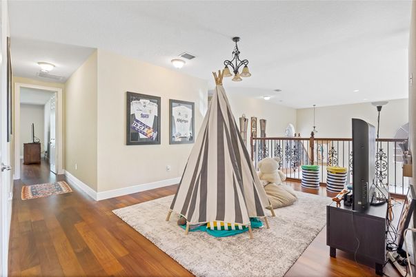 Interior, Pendant Lights, Recessed Lighting, Wood Texture Flooring
