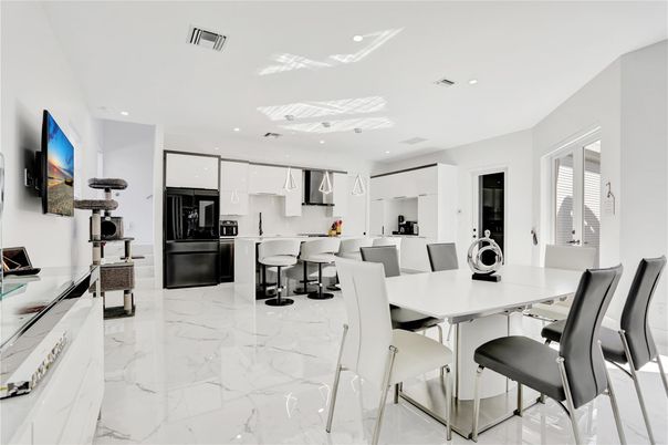 Dining room, Interior, Kitchen, Marble, Recessed Lighting