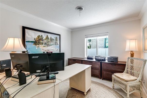 Home Office, Interior