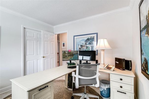 Home Office, Interior