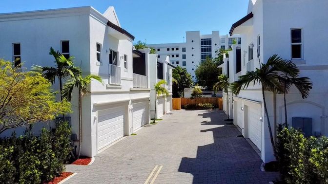 Attached, Exterior, Facade, Modern