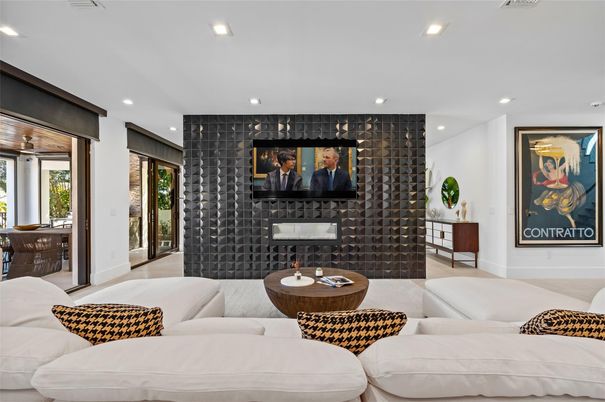 Fireplace, Interior, Living room, Recessed Lighting