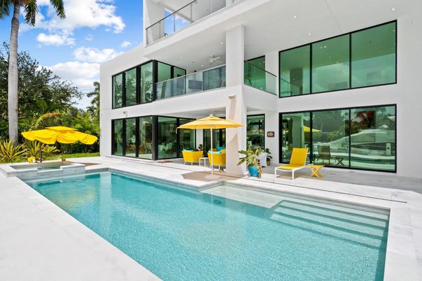 Exterior, Pool
