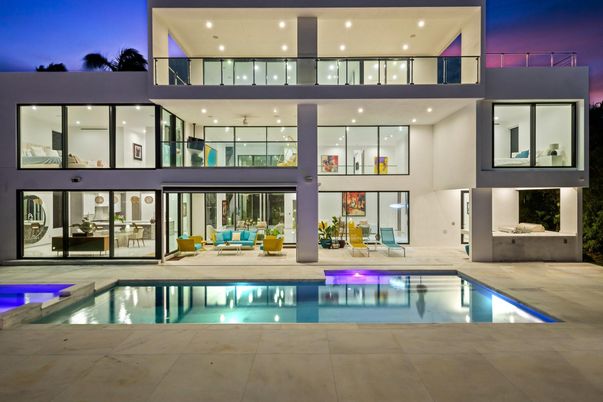 Exterior, Pool