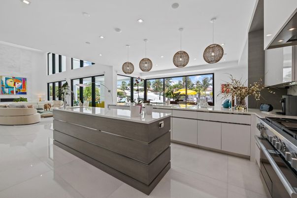Interior, Kitchen, Living room, Pendant Lights, Recessed Lighting, Stainless Steel Appliances