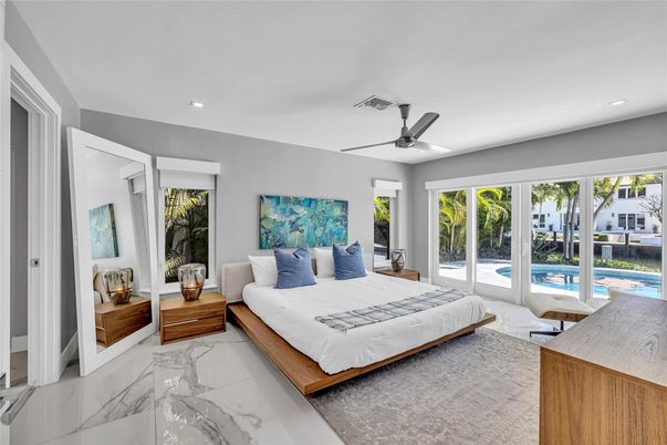 Bedroom, Interior, Marble, Recessed Lighting, Water