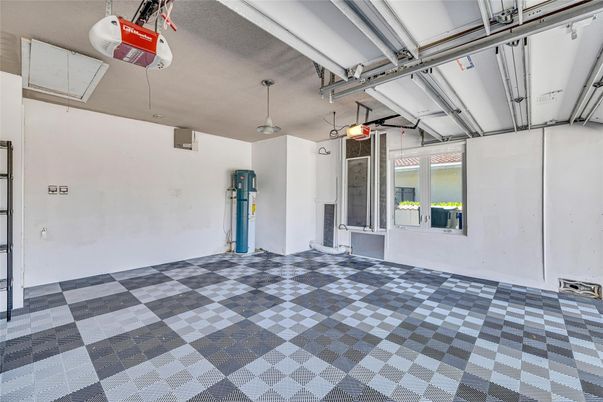 Garage, Interior