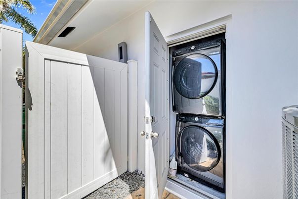 Exterior, Utility Closets, Washer