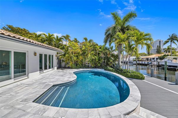 Exterior, Pool, Water