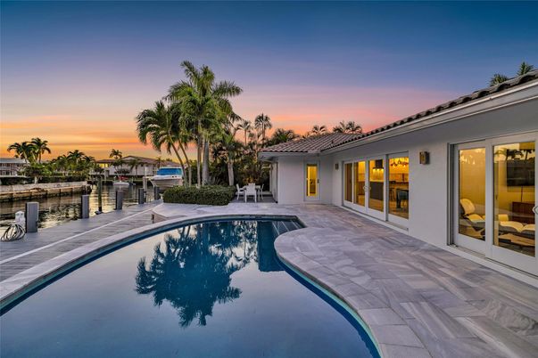 Exterior, Pool, Water